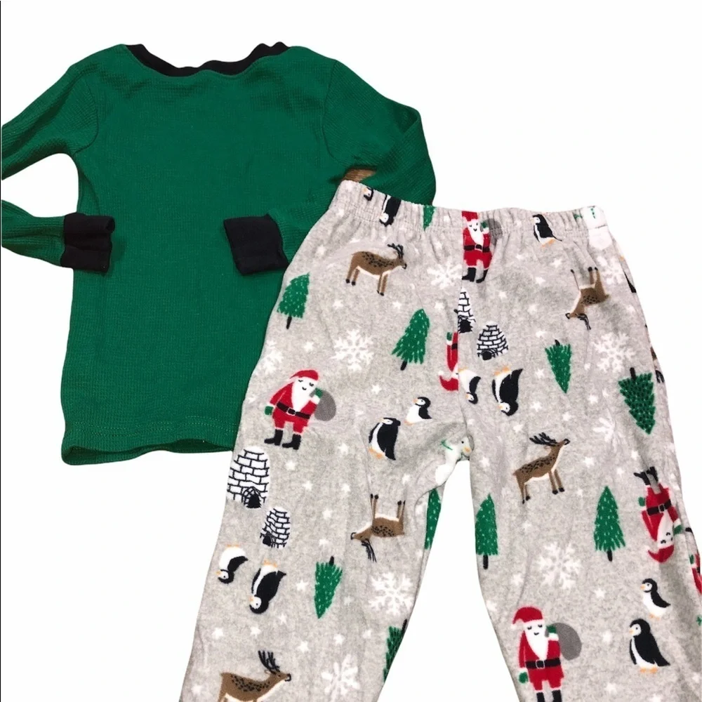 Carters size 2T adorable Christmas pajama set